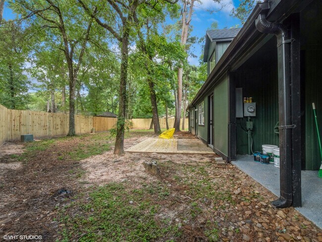 Building Photo - 1320 E Red Cedar Cir
