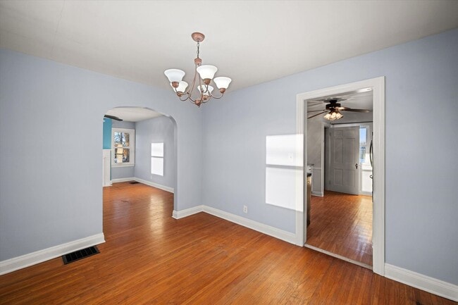 Building Photo - Charming Updated Home in the Heart of Jeffersontown