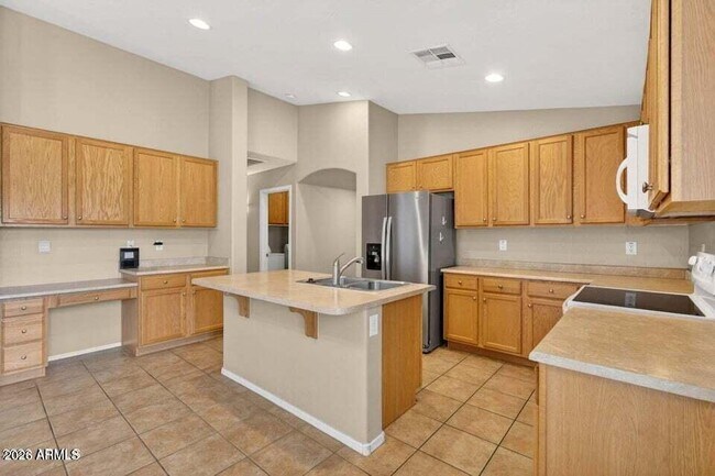 Building Photo - 42059 W Cheyenne Dr