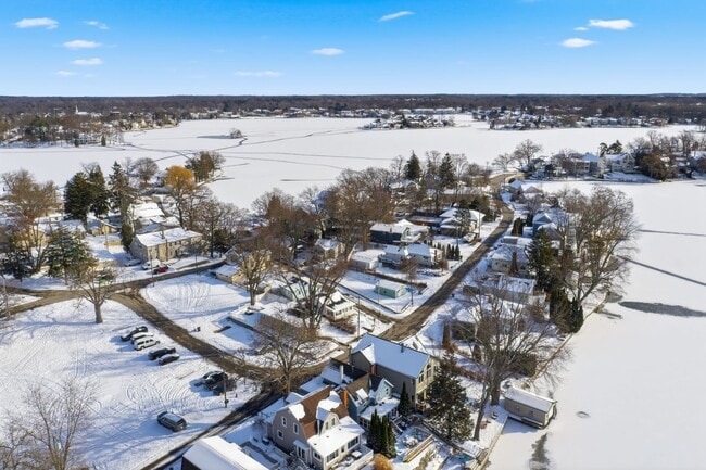 Building Photo - Charming 1-Bed, 1-Bath ADU in Lake Orion!