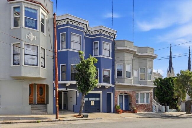 Building Photo - 380 29th St