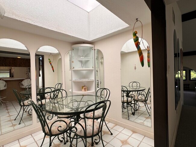 Building Photo - Grenelefe/Country Homes Community