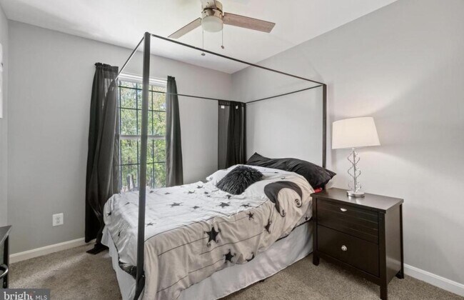 Building Photo - 45839 Wolftrap Way