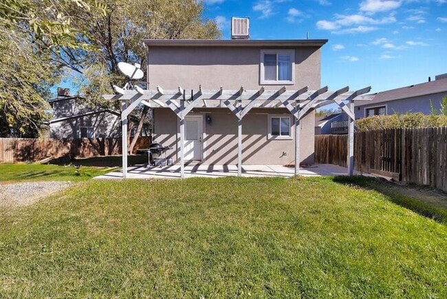 Building Photo - Charming 3 Bedroom Home in Quiet Orchard Mesa Cul-de-Sac