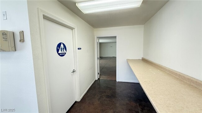 Building Photo - 1613 Carse Dr