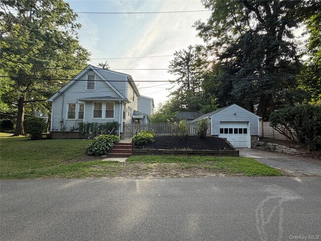Building Photo - 24 8th Ave