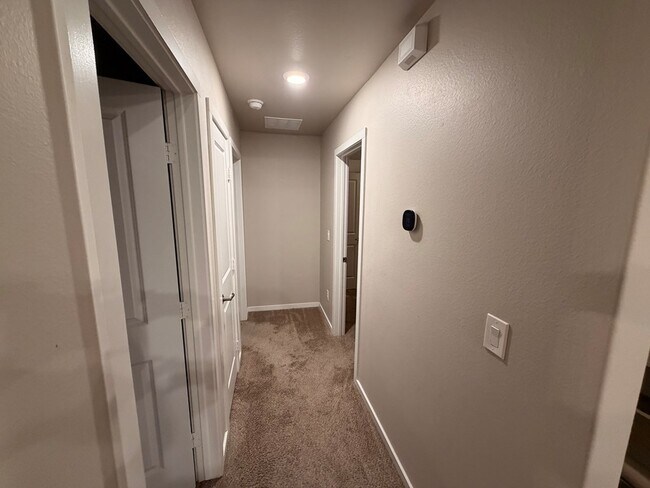 Building Photo - 1109 Wagon Wy.