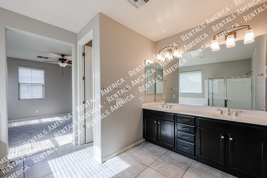 Building Photo - 2264 S Wallrade Ln