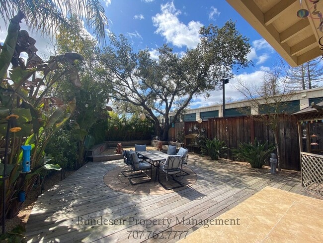 Building Photo - 1581 Cali Ln