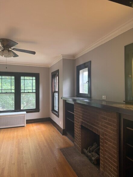 Building Photo - 1026 Dewey Ave