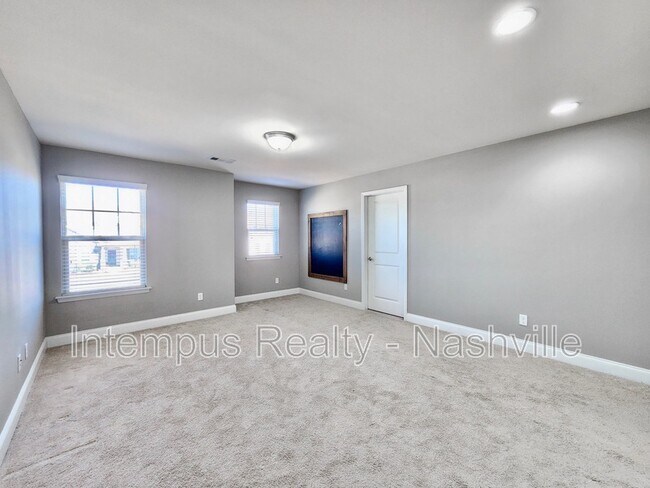 Building Photo - 1005 Maleventum Way