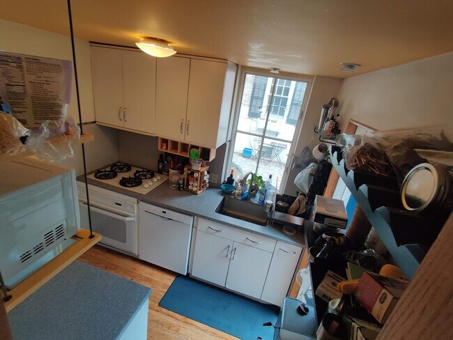 Kitchen - 2409 Panama St