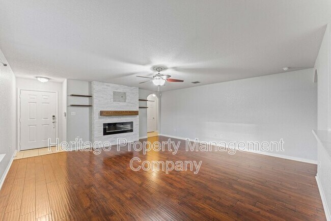 Building Photo - 10926 Acorn Canyon