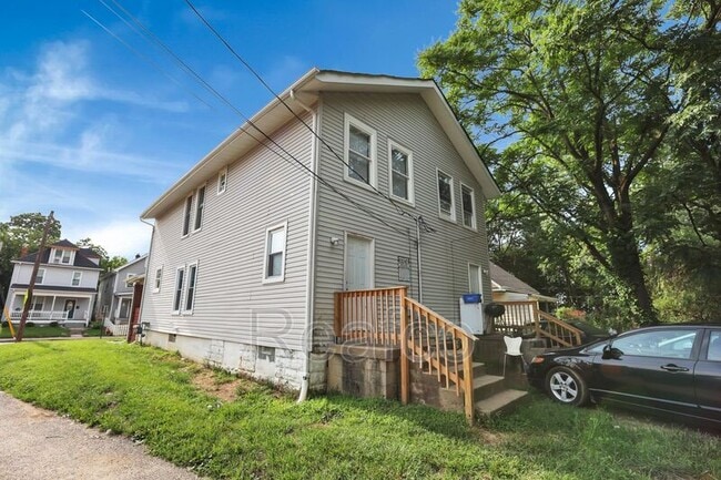 Building Photo - 448 N Champion Ave