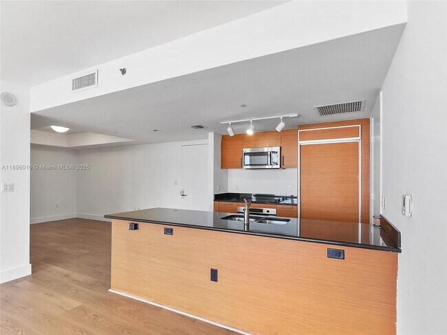 Building Photo - 50 Biscayne Blvd