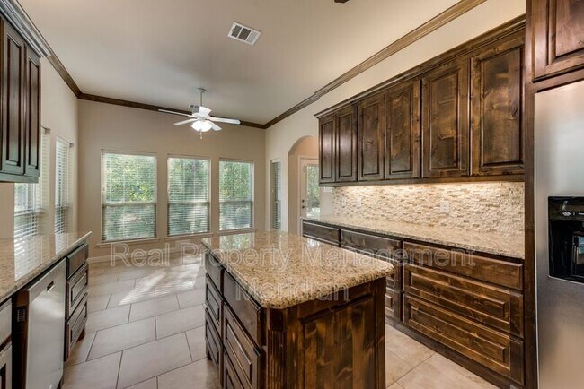 Building Photo - 625 Turtledove Ln