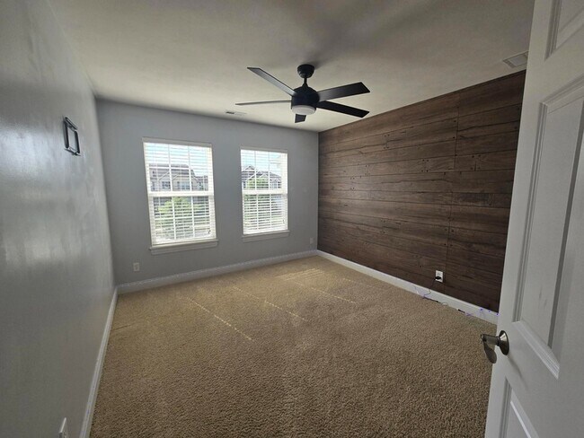 Building Photo - 10091 Pearwood Dr