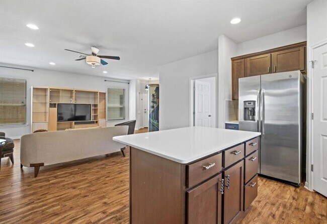 Building Photo - 732 Fortrose Ter