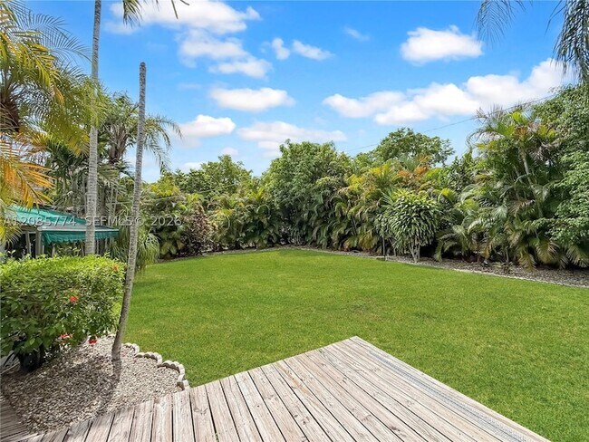 Building Photo - 3128 Coconut Grove Dr