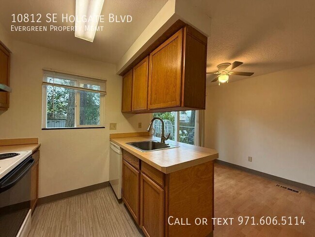 Building Photo - 10812 SE Holgate Blvd