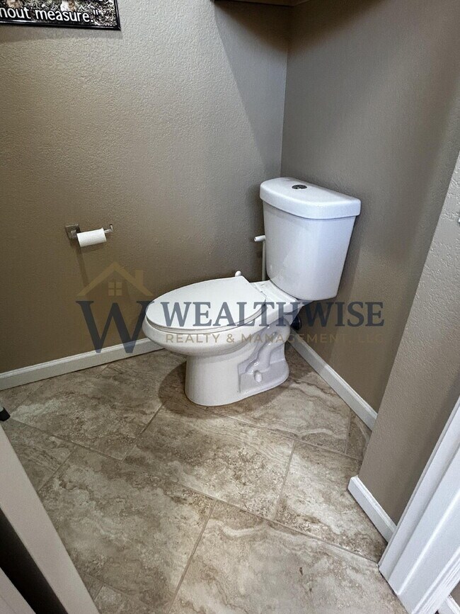 Building Photo - Luxurious 2 Bedroom 2 Bath Home for Rent in Sun City, Oro Valley 14286 N Wisteria Way, Oro Valley...