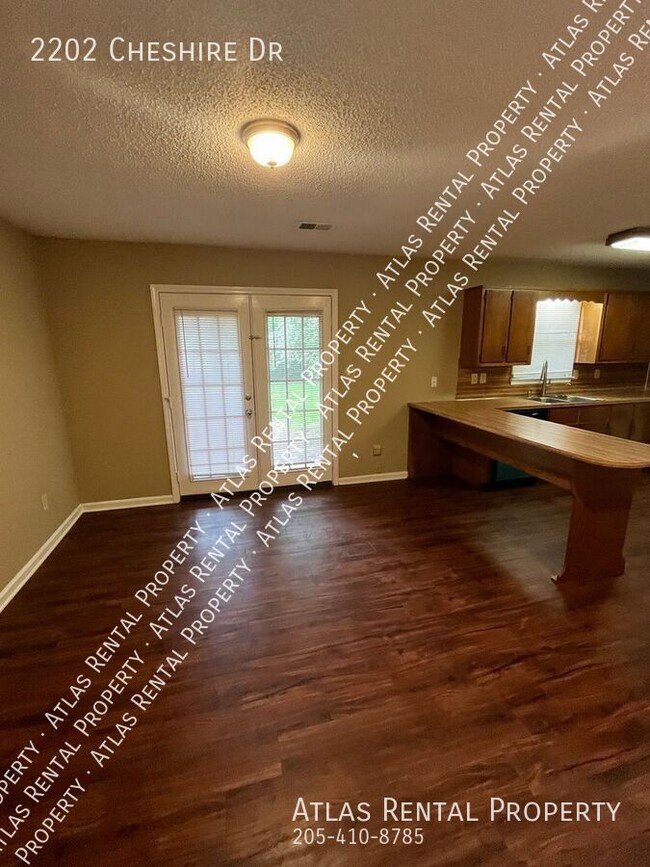 Building Photo - 2202 Cheshire Dr