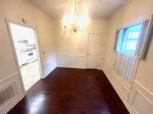 Building Photo - Quinn St - 1210/1212