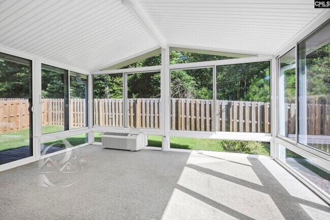 Building Photo - 1039 Glencroft Dr
