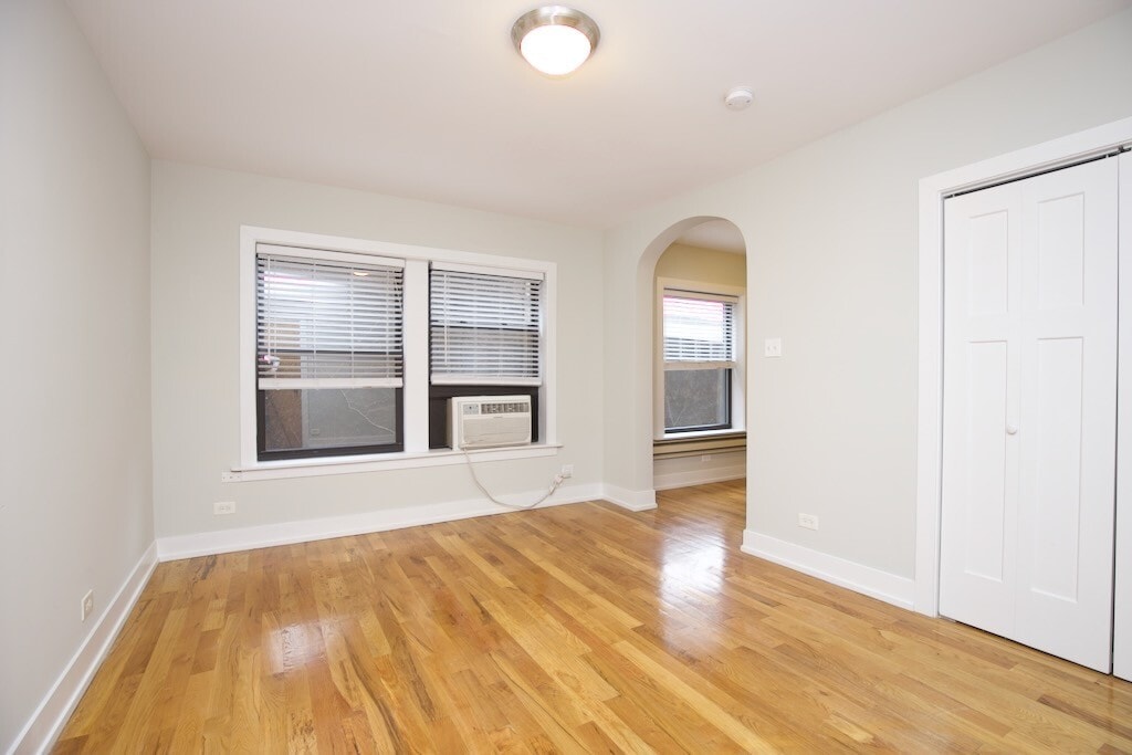 Building Photo - 555 W Arlington