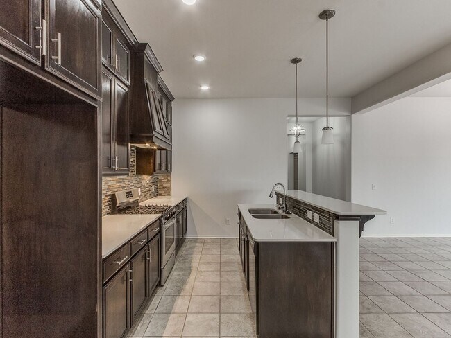 Building Photo - 15704 Caney Dr