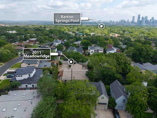 Building Photo - 2011 Meadowridge Dr