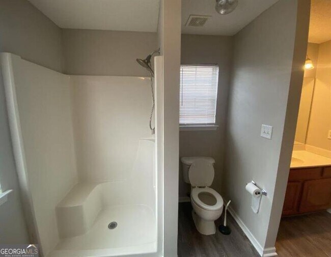 Building Photo - 230 Stirling Bridge Dr