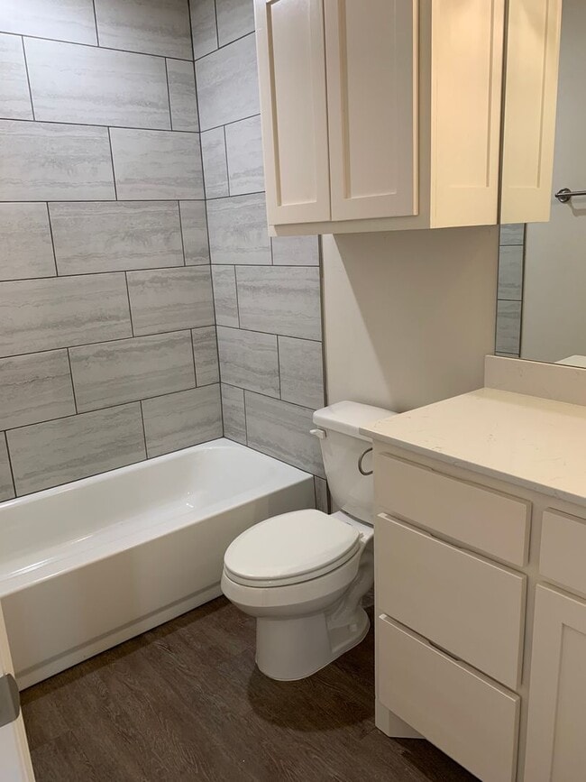 Building Photo - 3 bedroom, 2.5 bathroom, 2 car garage Gated Neighborhood