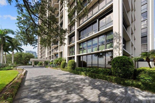Building Photo - 3301 Bayshore Blvd