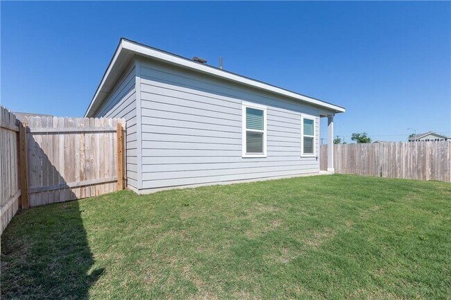 Building Photo - 108 Athena Way