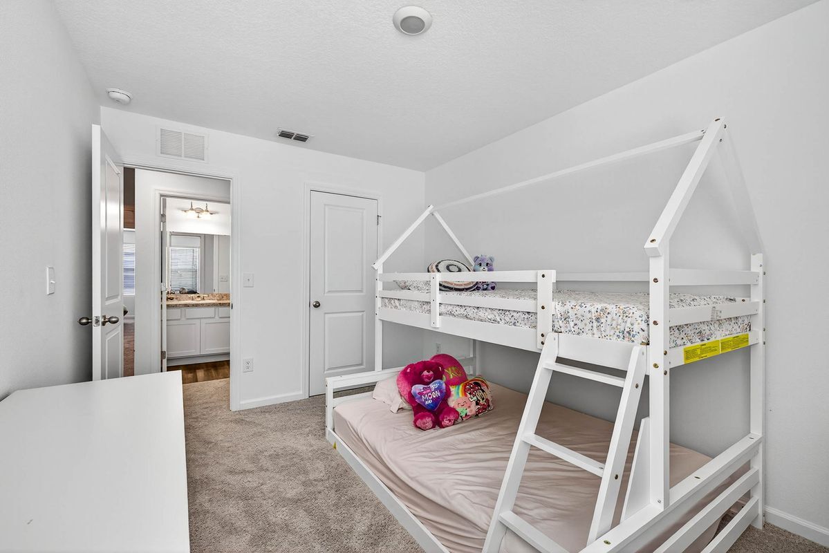 Building Photo - 6150 Calle Ochoa St