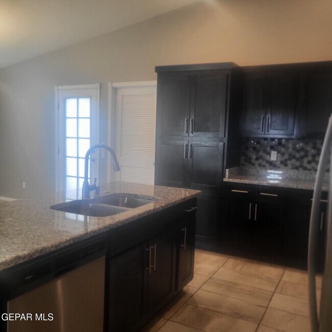 Building Photo - 14901 Tierra Isaiah Ave