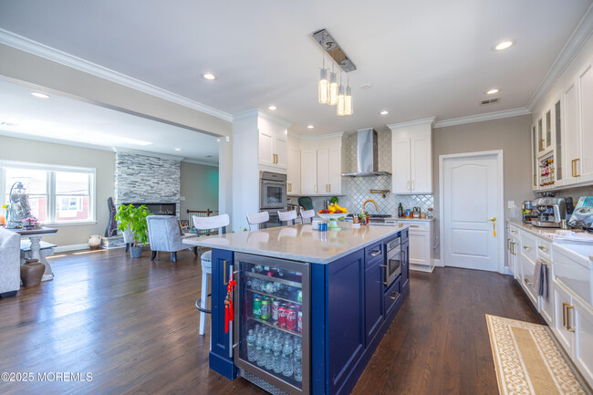 Building Photo - 241 Fernwood Dr