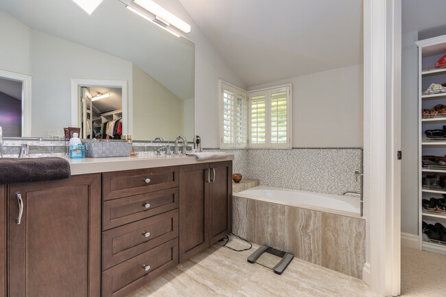 Building Photo - 1069 River Rock Lane
