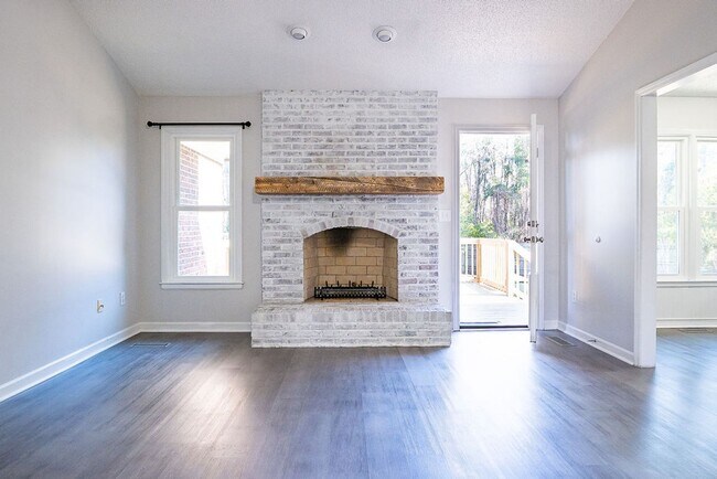 Building Photo - Spacious 3BR on Oversized Fenced Lot | GREAT PRICE!