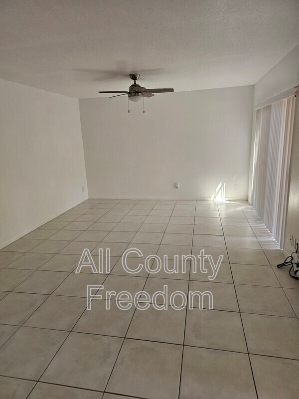 Building Photo - 7572 Courtyard Run E