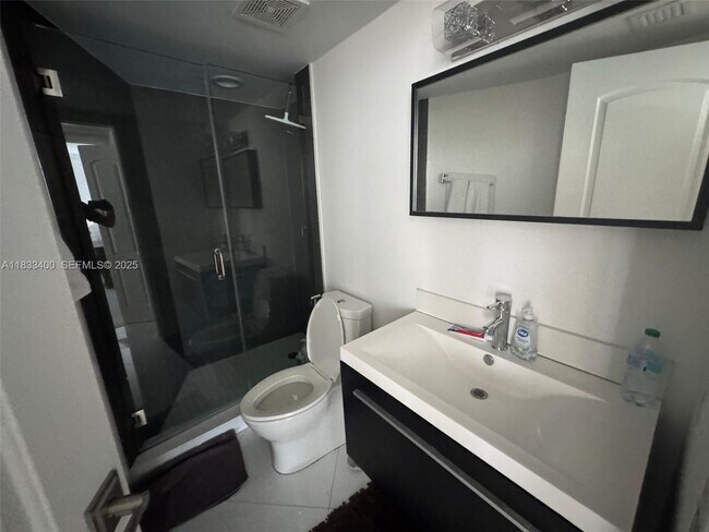 Building Photo - 1000 E Island Blvd