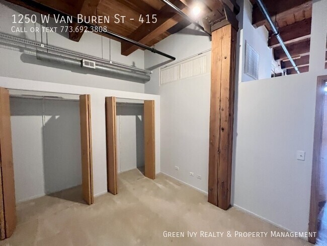 Building Photo - 1250 W Van Buren St