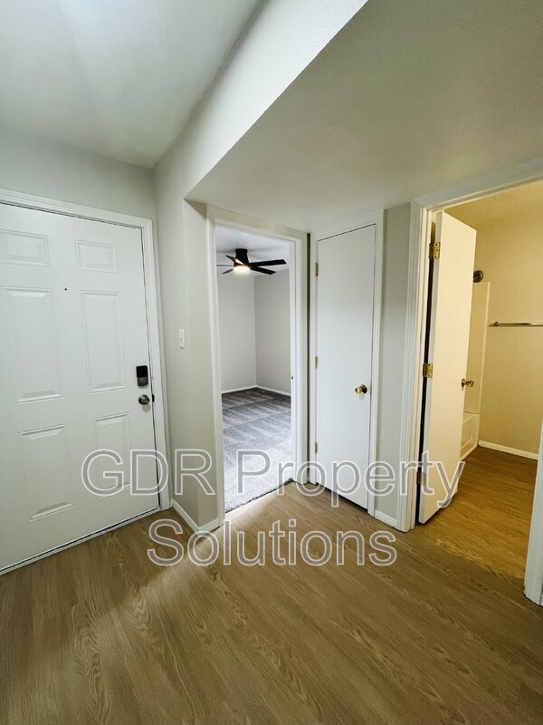 Building Photo - 1116 Coal Ave SW