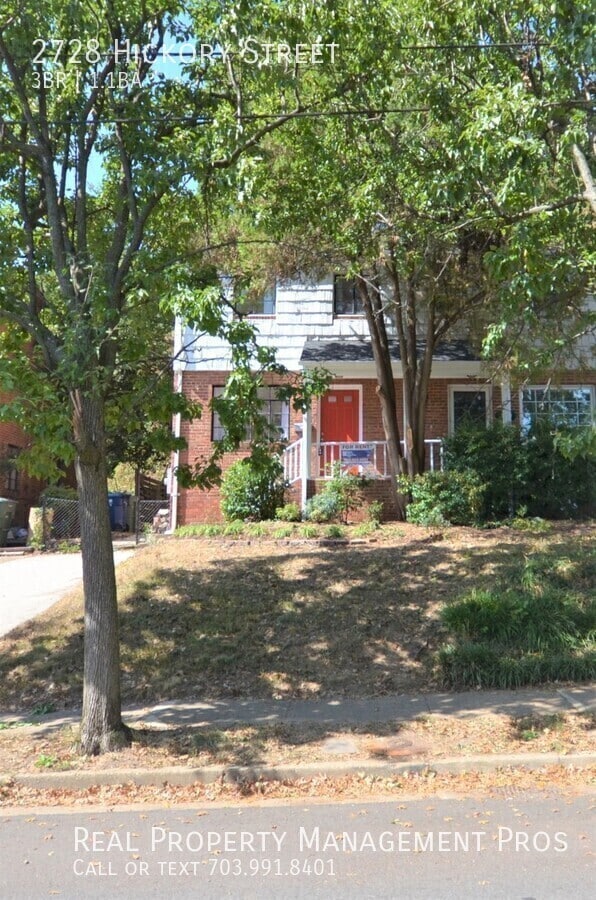 Building Photo - 2728 Hickory St