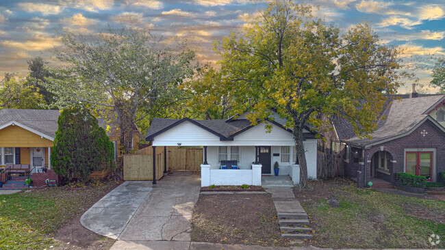 Building Photo - 1620 NW 36th St
