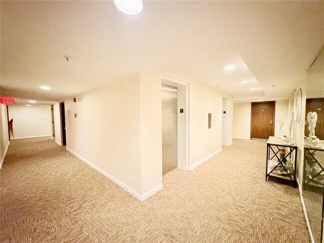 Building Photo - 7430 Sunshine Skyway Ln S