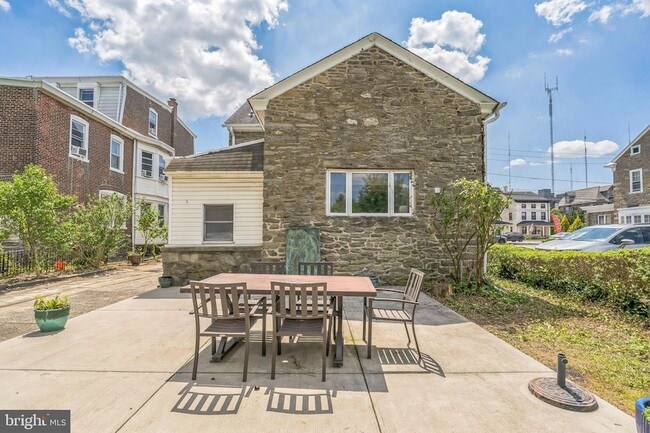 Building Photo - 6825 Ridge Ave