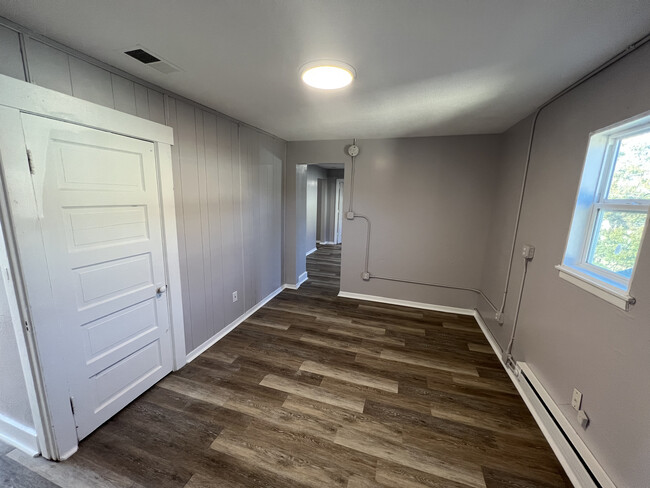 Entry Room - 157 Church St