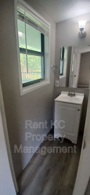 Building Photo - 412 N Cochise Dr